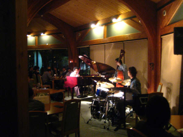 《谷川賢作Trio Tour 2008》 _e0135219_1442458.jpg