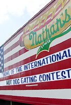 Nathan\'s Famous Hot Dogs（ネイサンズ）本店_b0007805_118037.jpg