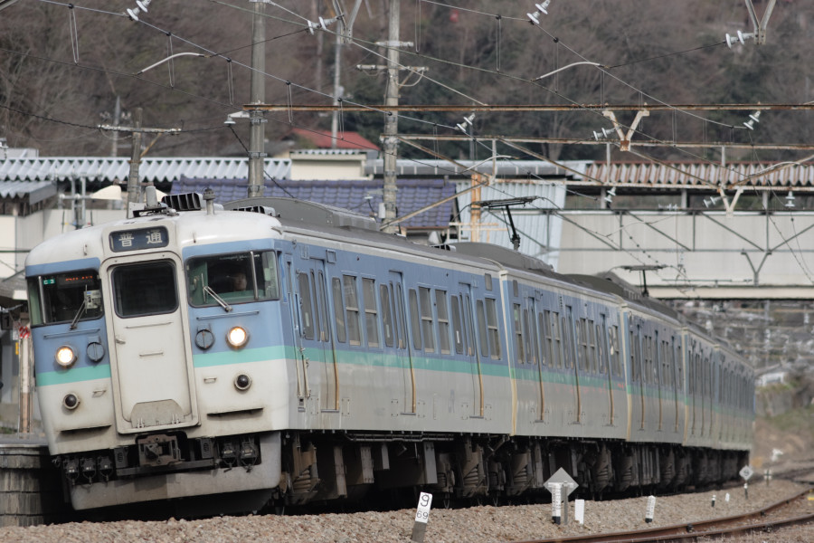 横浜線・中央本線で115系“ひまわり号“運転｜鉄道ニュース｜2011
