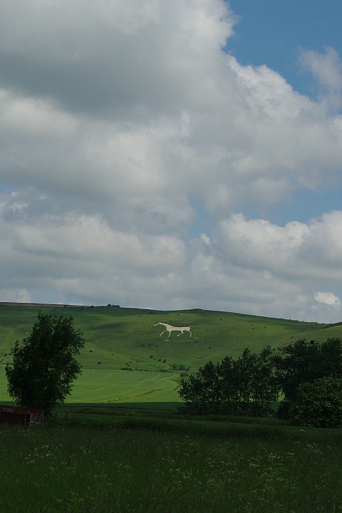 2008年6月29日　英国旅行9日目 Upavon, Alton Barnes, Avebury, Bratton_b0134829_23283858.jpg