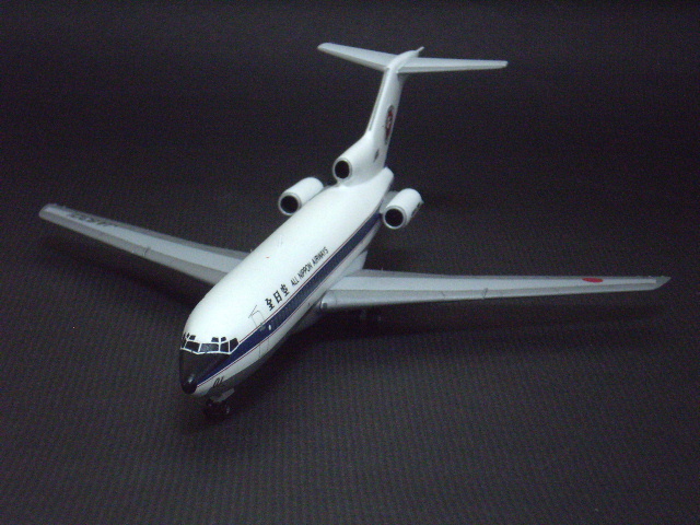 JET-X 立てよ ANA 全日空 B727-100 JA8301 1/200 JET-X 立てよ ANA 全日空 B727-100 JA8301 1/200