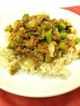 辛くないけどスパイシー?牛肉とトマトのドライカレー_d0128268_10405916.jpg