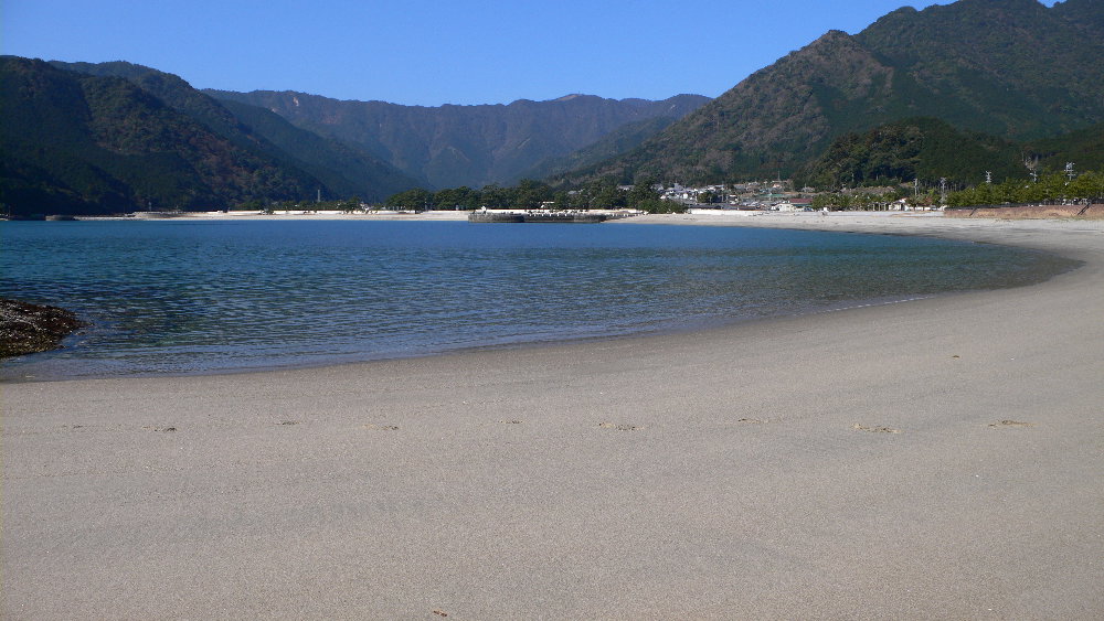 三木里海水浴場の海開きです！_e0111346_8532490.jpg