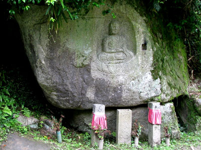 加茂の石仏群1_e0048413_18375441.jpg