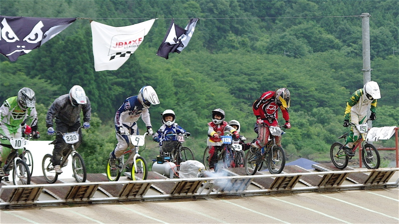 08Ｊシリーズ第２戦安芸高田市長杯IN土師ダムVOL1：スーパークラス予選第１〜第２ヒート_b0065730_11205181.jpg