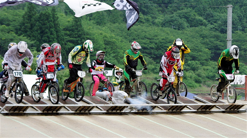 08Ｊシリーズ第２戦安芸高田市長杯IN土師ダムVOL1：スーパークラス予選第１〜第２ヒート_b0065730_114574.jpg