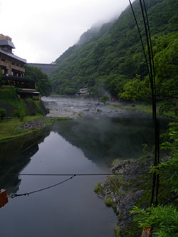 湯原でふやけて蒜山へ行く_b0052471_20402646.jpg