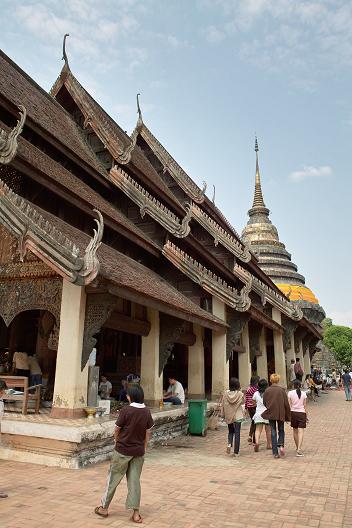#020 ワット・プラ・タート・ラムパーン・ルアン(วัดพระธาตุลำปางหลวง) 再訪_c0039685_20213825.jpg