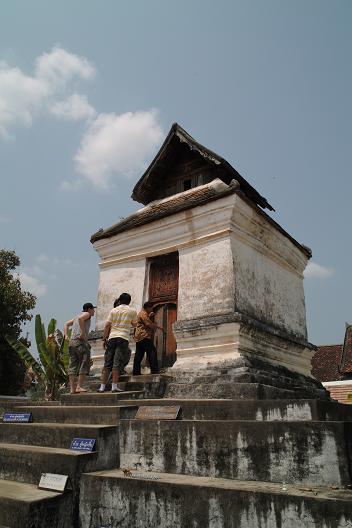#020 ワット・プラ・タート・ラムパーン・ルアン(วัดพระธาตุลำปางหลวง) 再訪_c0039685_2022419.jpg