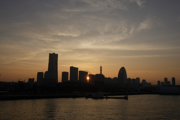 横浜・大さん橋から写した夕景・夜景（定点撮影）_c0010111_23531271.jpg