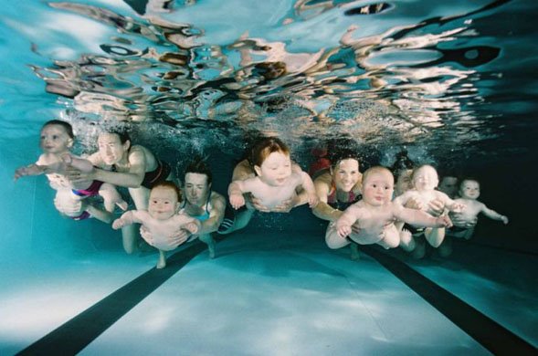 ★写真トリビア～赤ちゃんたちの初水泳教室♪⌒ヽ(*ﾟOﾟ)ﾉ_a0028694_21531722.jpg