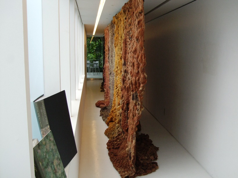 682）　門馬　「槌本（つちもと）紘子・展」・テキスタイル　 7月3日（木）～7月9日（水） _f0126829_17303787.jpg