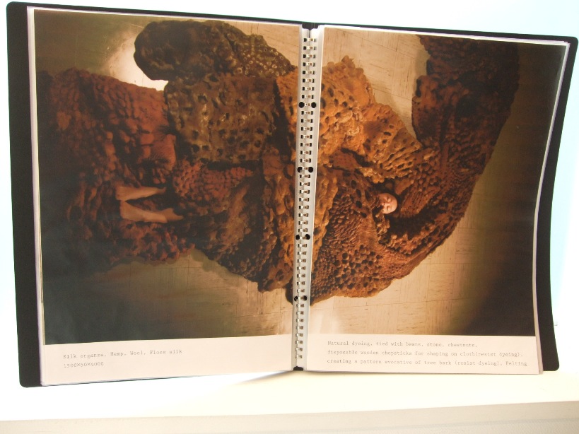 682）　門馬　「槌本（つちもと）紘子・展」・テキスタイル　 7月3日（木）～7月9日（水） _f0126829_2017254.jpg