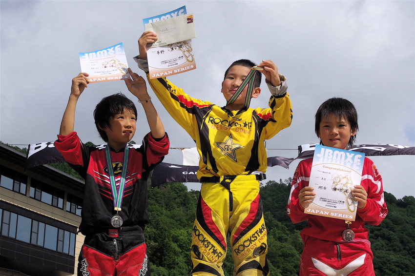 08Ｊシリーズ第２戦安芸高田市長杯/土師ダムVOL８：B７−８，９−１０，１１−１２クラス決勝_b0065730_22194239.jpg