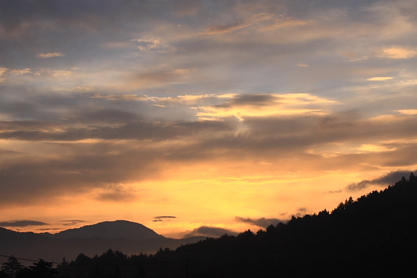 朝焼けと富士山_f0105478_17435692.jpg