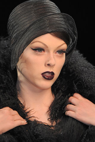 Hat :: Christian Dior Fall 2008 Couture Collection_f0089299_14311424.jpg