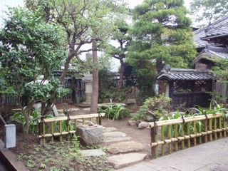 歴史を感じながら・・・_a0059217_1346020.jpg