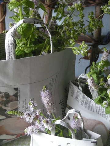 新聞バッグ 作り方☆_e0086864_20395754.jpg