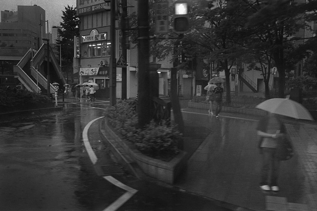 雨の街_e0082981_21251640.jpg