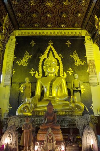 #143 ワット・プラ・バート・ミン・ムアン(วัดพระบาทมิ่งเมืองวรวิหาร) ~プレー_c0039685_1829416.jpg