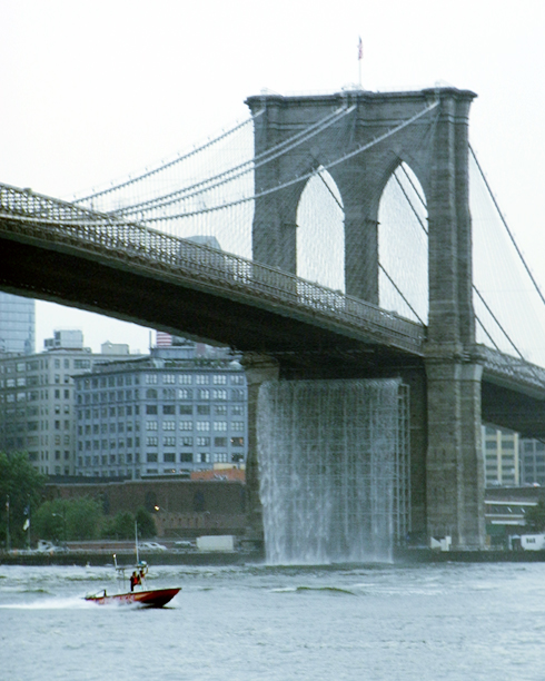 ニューヨークの港に巨大な滝のアート出現 New York City Waterfalls_b0007805_1025443.jpg