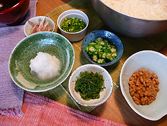 多彩な薬味の冷やしそうめん_b0014003_1334109.jpg