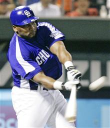 ウッズ延長11回決勝20号で２位守った _c0009528_15115334.jpg