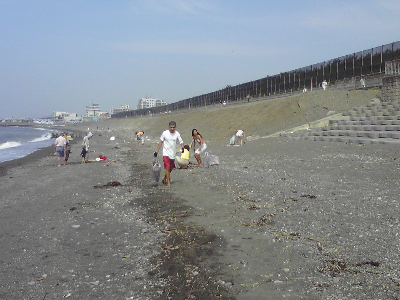 BEACH CLEAN_e0016730_2183628.jpg