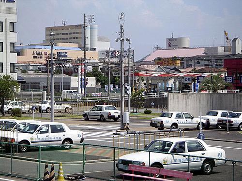 駅から近いということは…_e0005690_10525947.jpg
