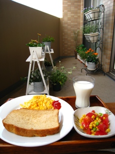 e0028650_2261448.jpg