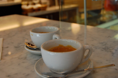 コールハーバーでエスプレッソ。 「Blue tree cafe」_d0129786_1412497.jpg