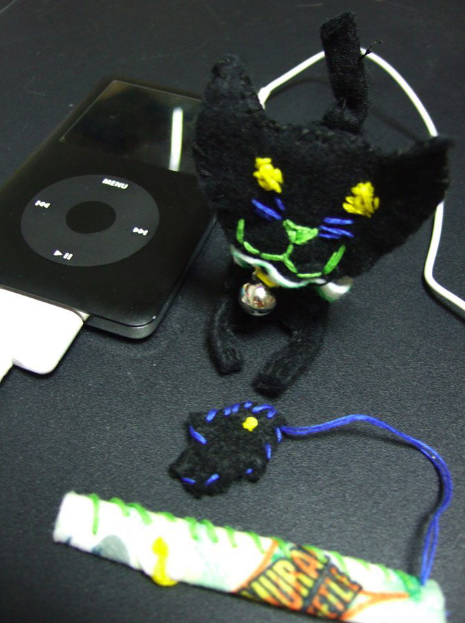 Black cat, rainbow pyramid and commander farm_b0060239_22104389.jpg