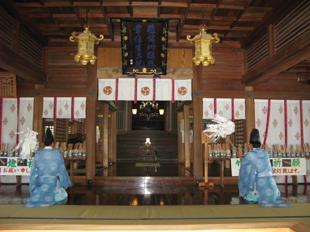 毎朝のお祓い_b0114209_1016974.jpg