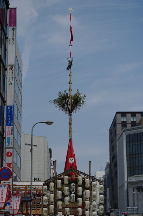 熱い暑い　コンチキチン　その二_f0152550_22122880.jpg