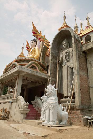 #151 ワット・プラ・タート・ストーンモンコンキーリー(วัดพระธาตุสุโทนมงคลคีรี)_c0039685_16104193.jpg