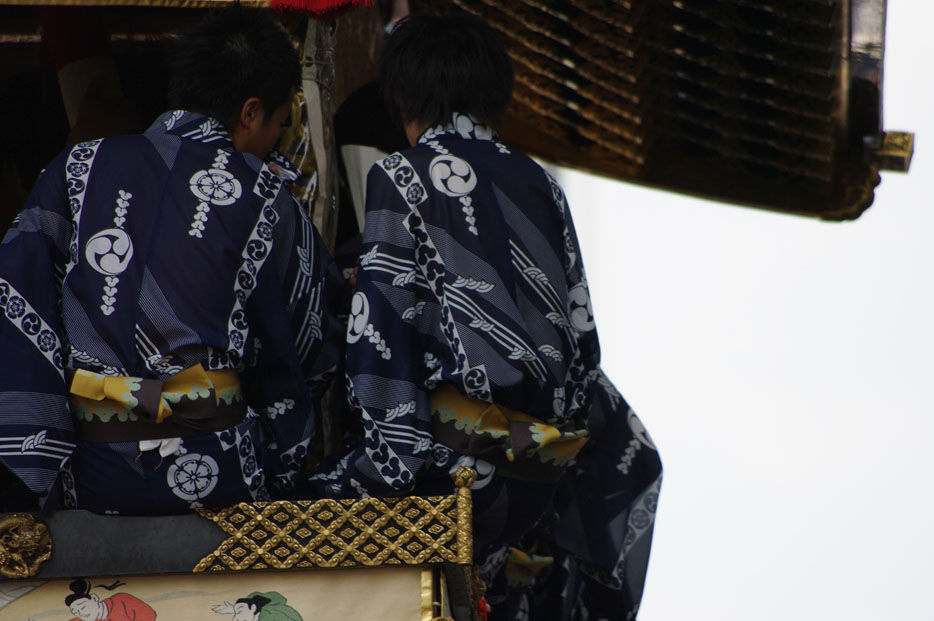 熱い暑い コンチキチン その三_f0152550_2343916.jpg