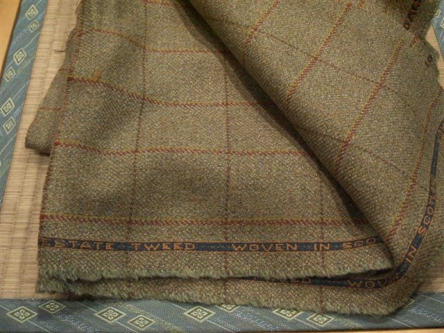 ＯＵＲ　ＳＰＥＣＩＡＬＩＴＹ　　　ＴＷＥＥＤ　ＳＵＩＴＳ　　（ＥＳＴＡＴＥ　ＴWＥＥＤ）_b0151357_15102089.jpg