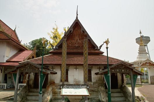 #152 ワット・プラ・ルアン(วัดพระหลวง) ~プレー~_c0039685_11191328.jpg