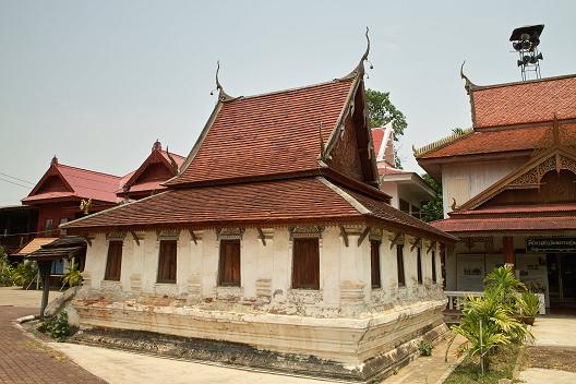 #152 ワット・プラ・ルアン(วัดพระหลวง) ~プレー~_c0039685_1119384.jpg