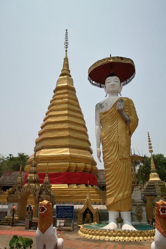 #154 ワット・プラ・タート・チョーム・チェーン(วัดพระธาตุจอมแจ้ง) ~プレー~_c0039685_18581355.jpg