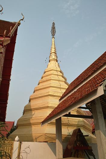 #155 ワット・プラ・ルアン(วัดพระร่วง) ~プレー~_c0039685_1462326.jpg