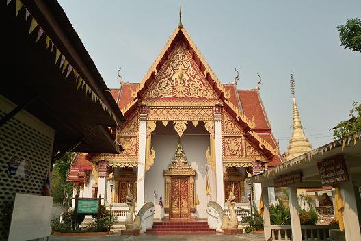 #155 ワット・プラ・ルアン(วัดพระร่วง) ~プレー~_c0039685_146254.jpg