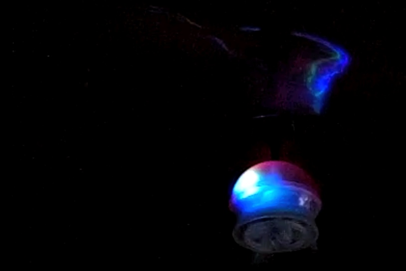 小さなUFO? roboppi_d0067943_22032100.jpg