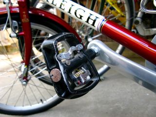 Raleigh Small Sportっていうくらいだから_d0010496_1644297.jpg