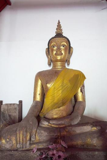 #158 ワット・プラ・タート・チャーン・カム(วัดพระธาตุช้างค้ำ) ~ナーン~_c0039685_17454147.jpg