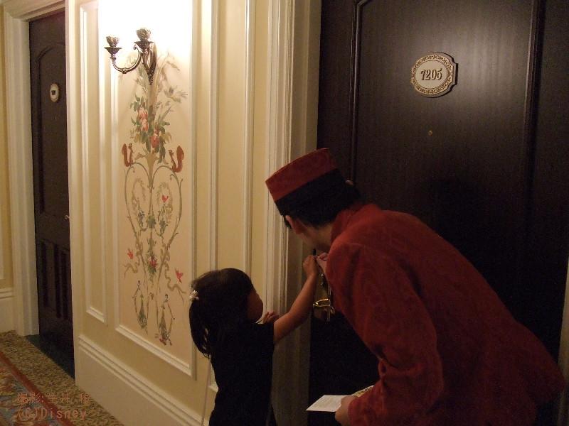 東京ディズニーランドホテルのドアマン ベルキャストの対応 宿泊の感想から 生井俊の目線