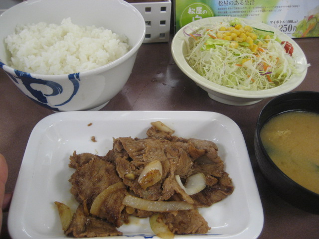 豚生姜焼き定食あれこれ_b0042308_1562971.jpg