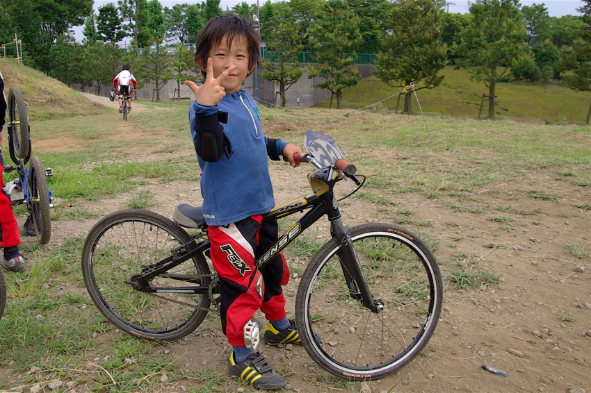 BMXRACINGチーム紹介VOL2:ぐるぐるセブン_b0065730_9135390.jpg