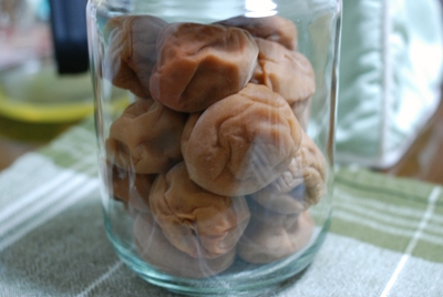 土用の梅干し 明暮日の茶ばしら