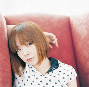 aiko / KissHug_b0042308_1294345.jpg